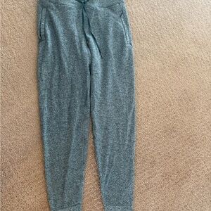 Lululemon Engineered warmth jogger